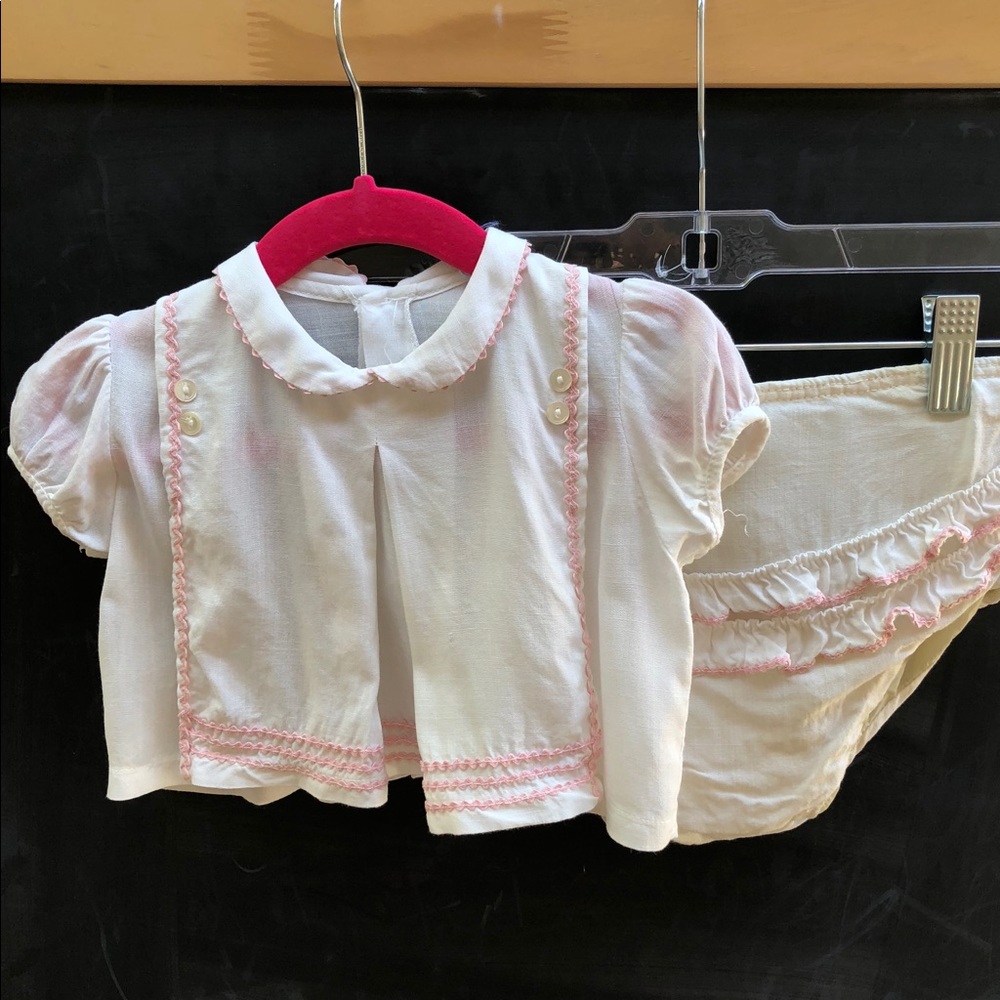  VINTAGE baby girl top & ruffle butt